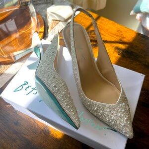 Brand New Betsey Johnson Pearl Clark Ivory Bride Heels Size 9.5